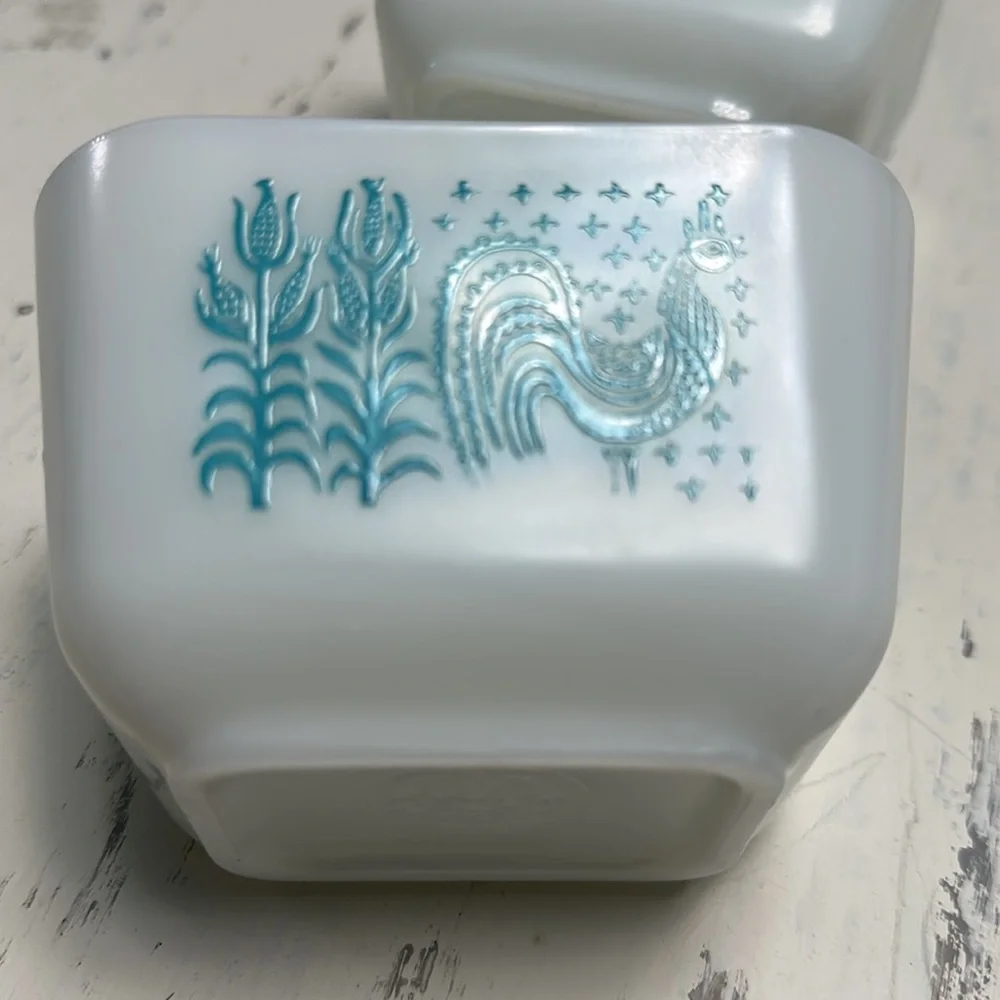 Vintage Pyrex 501 Amish Butterprint Rooster Fridge Set of 2 Pieces 1 Lid - Picture 7 of 13